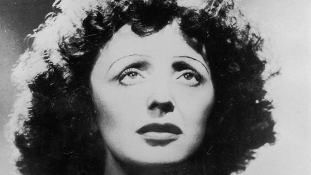 French singer Edith Piaf (1915 - 1963). (Photo by Keystone/Getty Images 1948) Edith Piaf's most famous song embodies the joy of being free from regret